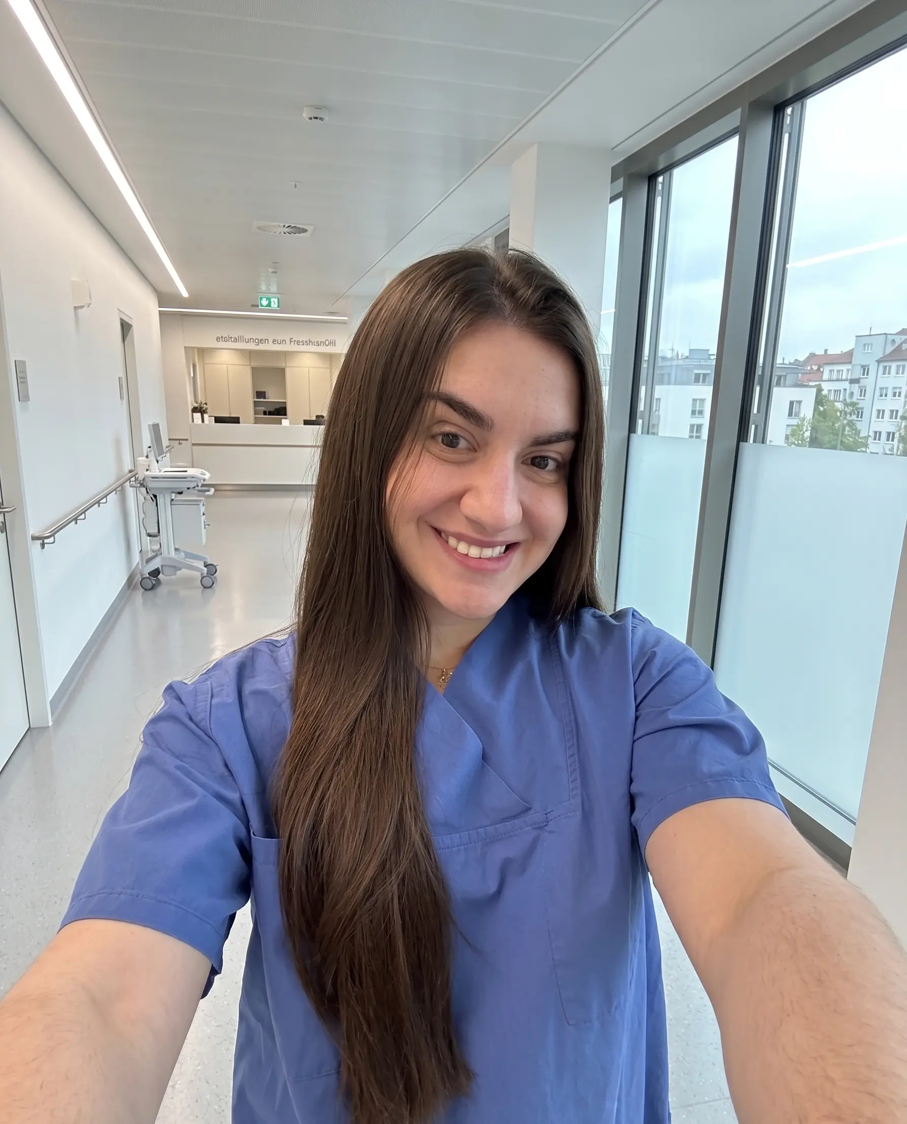 Valemania, enfermera colombiana, en el hospital en Alemania